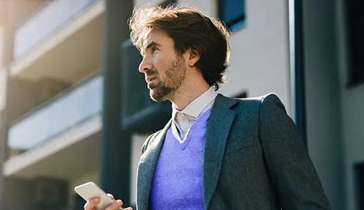 Proget mobility management for mobile workers, man with company mobile device